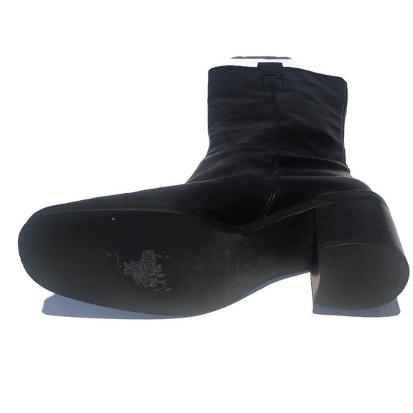 NWOT Banana Republic black leather boot, slip on 8 - Picture 11 of 15